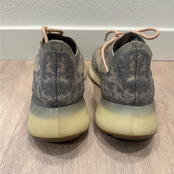 Yeezy 380 - Picture 7 of 13